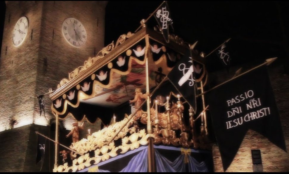 Macerata: la storica processione de ＂La Bara de Notte＂